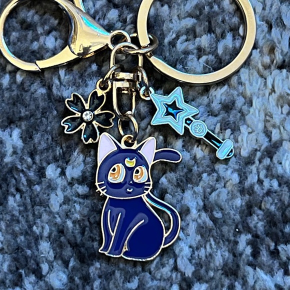 Sailor moon 🌙 cat 🐈‍⬛ key chain - Picture 1 of 3